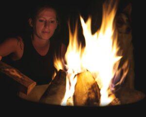 Zu sehen ist Beitragsbild 1 zum Thema: Der romantische Zauber von Feuerschalen